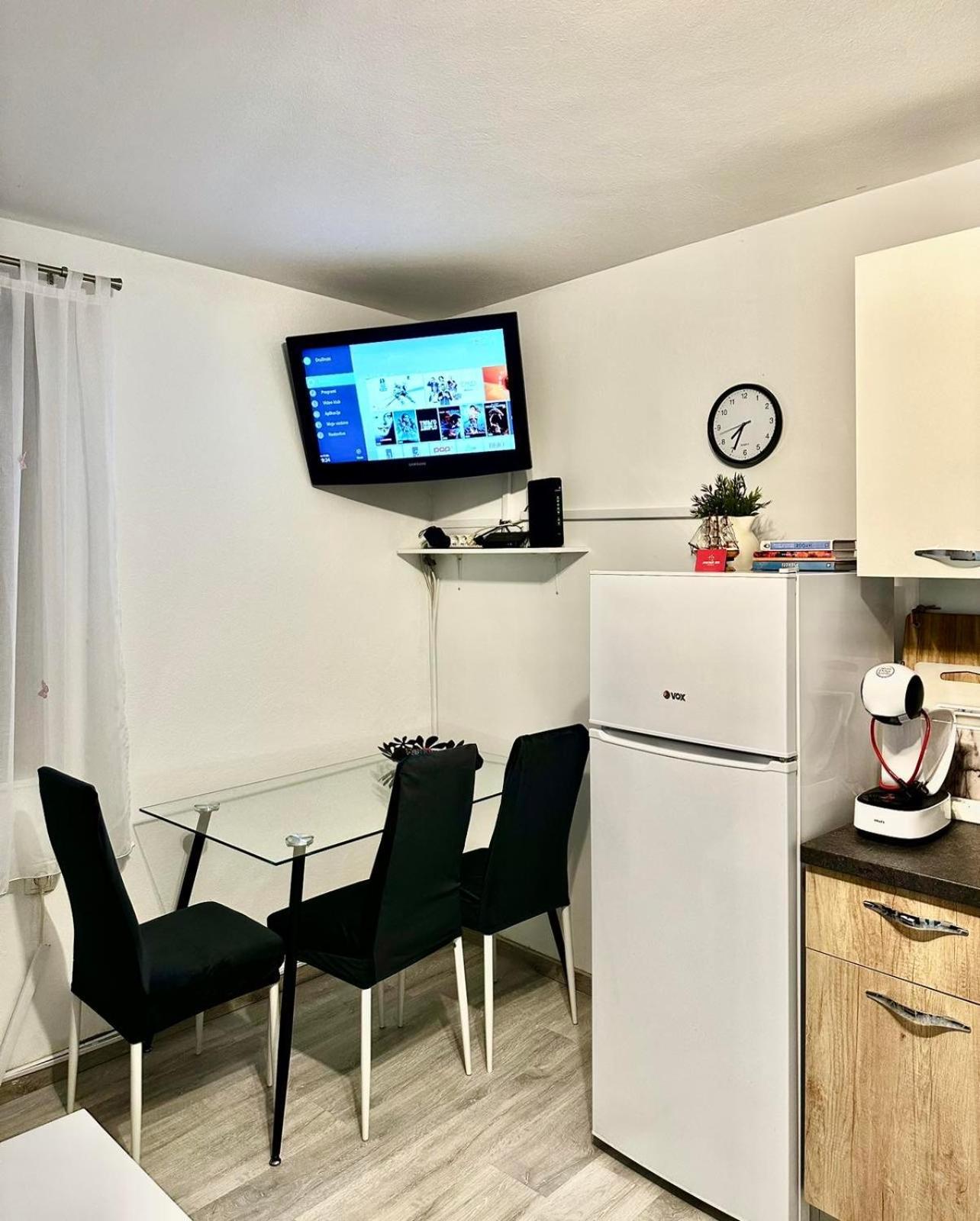 Apartma Jugo โคเปร์ ภายนอก รูปภาพ