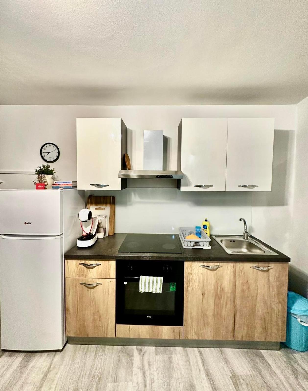 Apartma Jugo โคเปร์ ภายนอก รูปภาพ