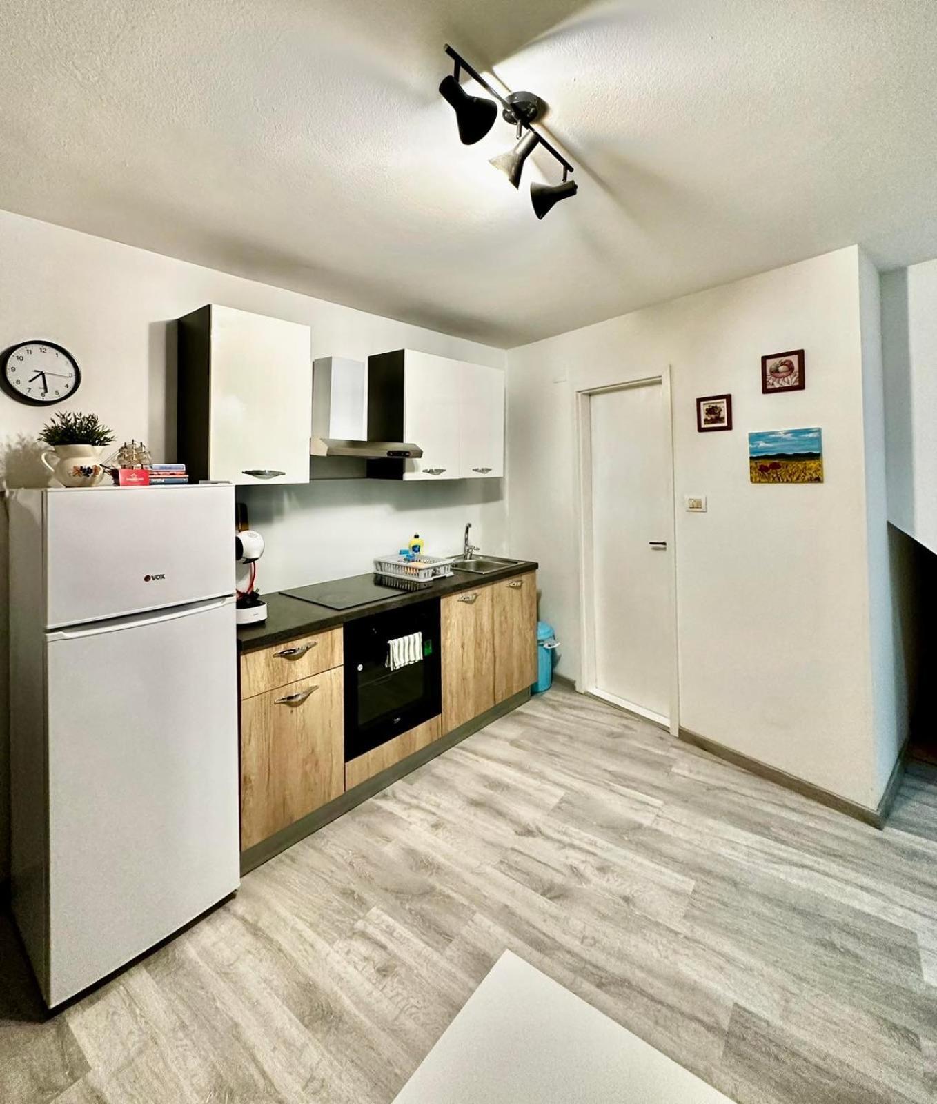 Apartma Jugo โคเปร์ ภายนอก รูปภาพ